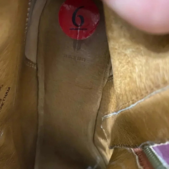 FRYE - Cowboy Style Leather Ankle Booties - Picture 7 of 9